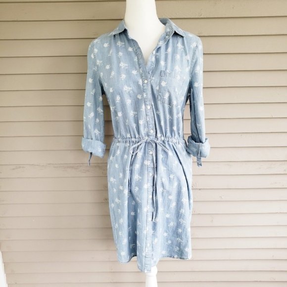 Old Navy Dresses & Skirts - Old Navy Floral Denim Button Up Dress Size Small